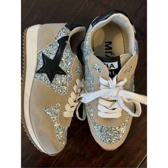 NWOB MIA SHOE IRINE SNEAKERS, $40 - Picture 2 of 4